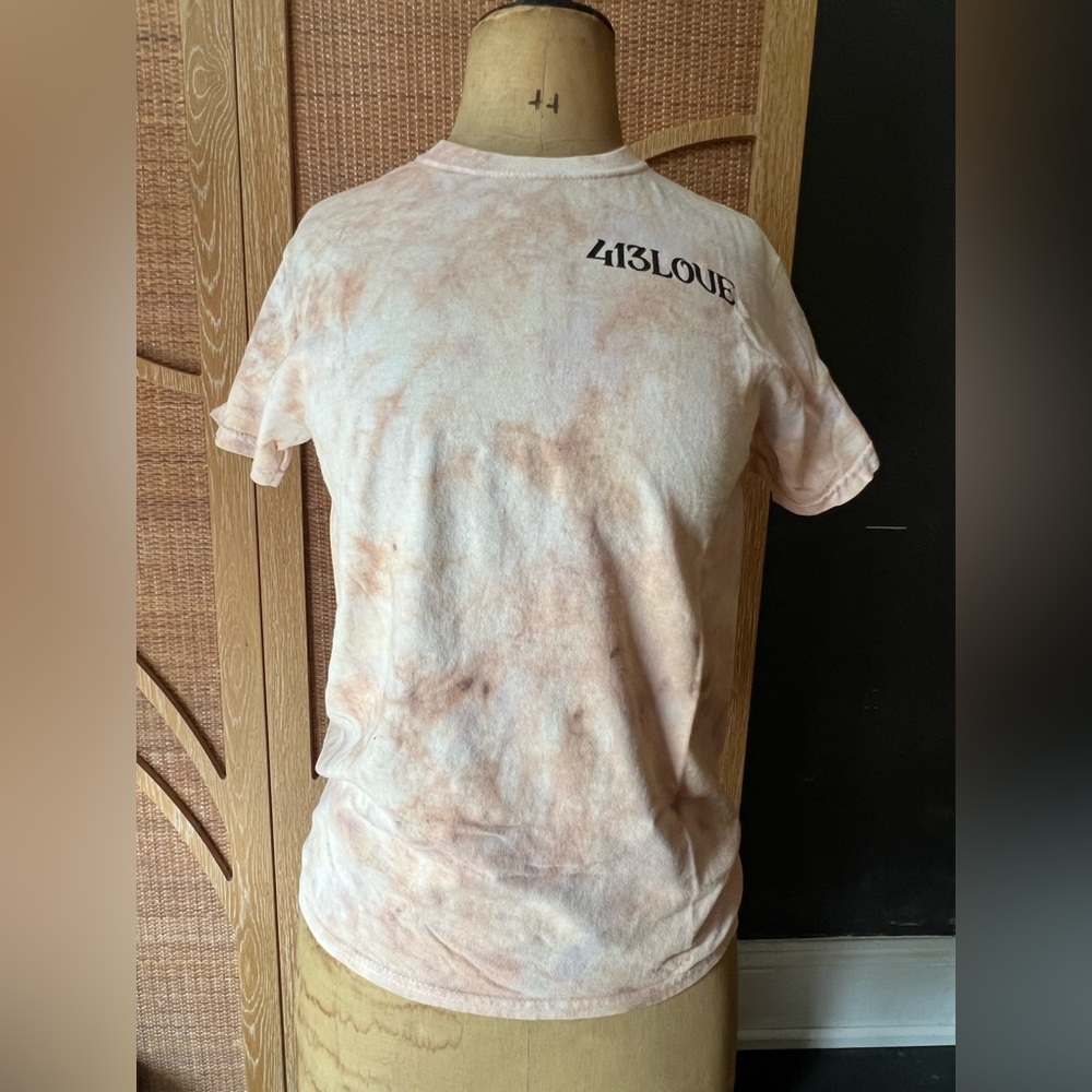 413Love (western Massachusetts) Men's Short Sleeve Tie-Dye Tee - Cream/purple